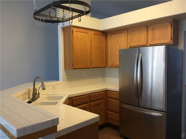 Foto del edificio - 1753 Sunflower Ct