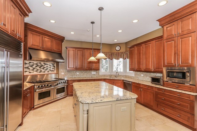 Building Photo - 22317 N Greenmeadow Dr