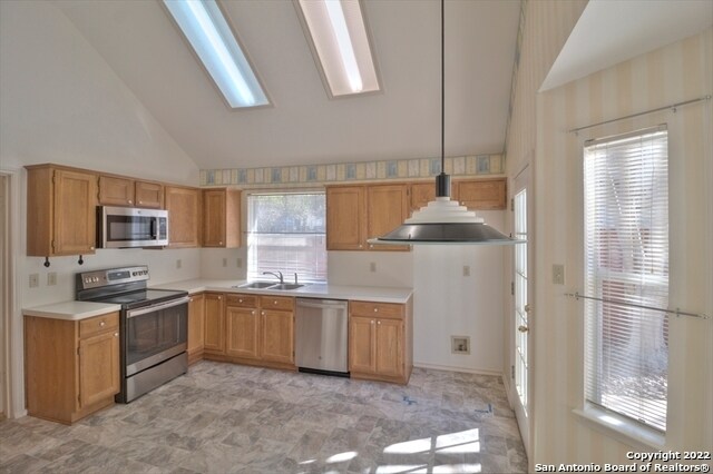 Foto del edificio - 9515 Black Thorn Ln
