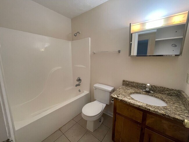 Foto del edificio - PRE-LEASING FOR AUGUST 7 2026!