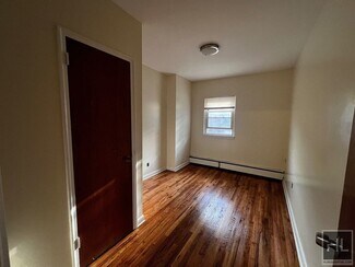 Building Photo - AMUNDSON AVENUE