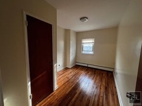 Building Photo - AMUNDSON AVENUE