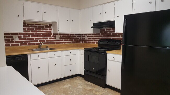 Foto del edificio - Spacious 3-Bedroom Townhome for Rent in Aberdeen – A Must See!