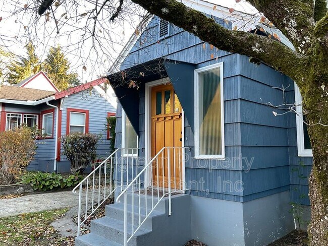 Building Photo - 2252 SE 70th Ave