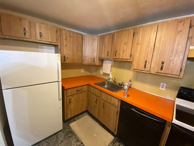 Foto del edificio - 20 Erick Rd