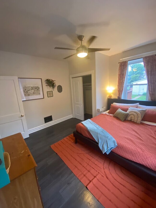 Foto del edificio - 4441 Ellenwood Ave