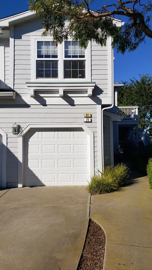 Foto del edificio - Love the Ocean? 2/2 Condo. STUNNING OCEAN VIEW! Private Patio + 2 Private Garages