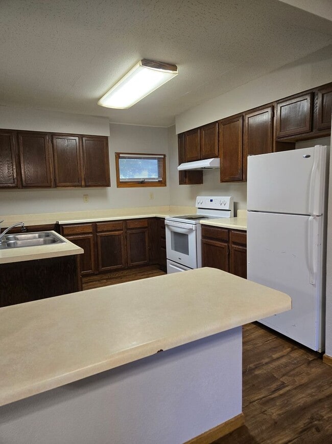 Building Photo - Cozy 3 Bedroom on Corner lot