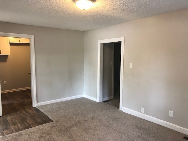 Building Photo - One Bedroom House with a study right off o...