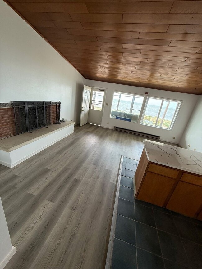 Building Photo - 8124 Birch Bay Dr