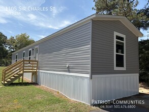 Building Photo - 1105 Sir Charles St