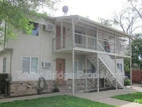Building Photo - 2701 San Fernando Way