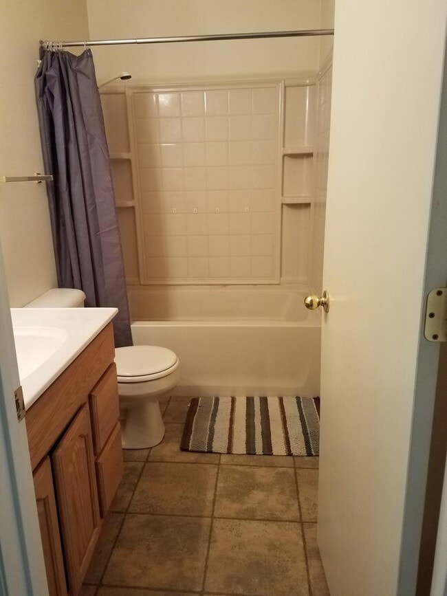 Vista del baño 1 - 775 Dilenbeck Dr