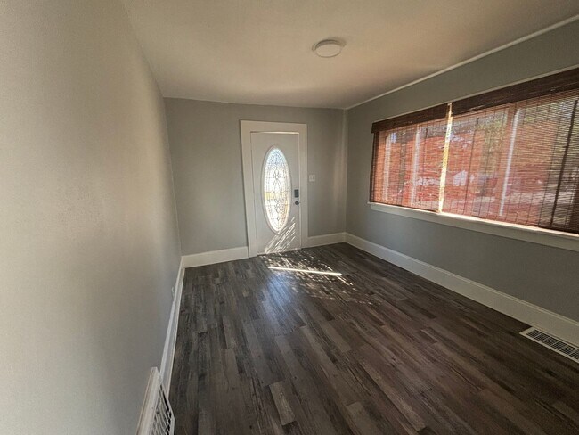 Building Photo - Pet Friendly Single Family home