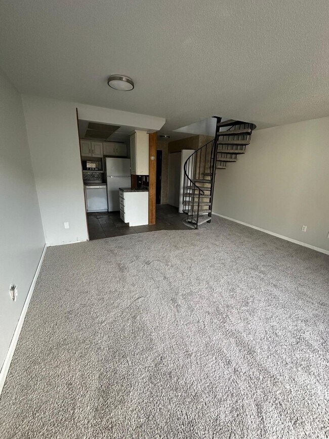 Building Photo - 7182 72nd Ln N
