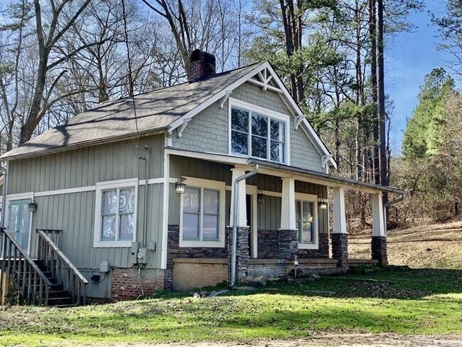 Building Photo - 5716 S River Rd
