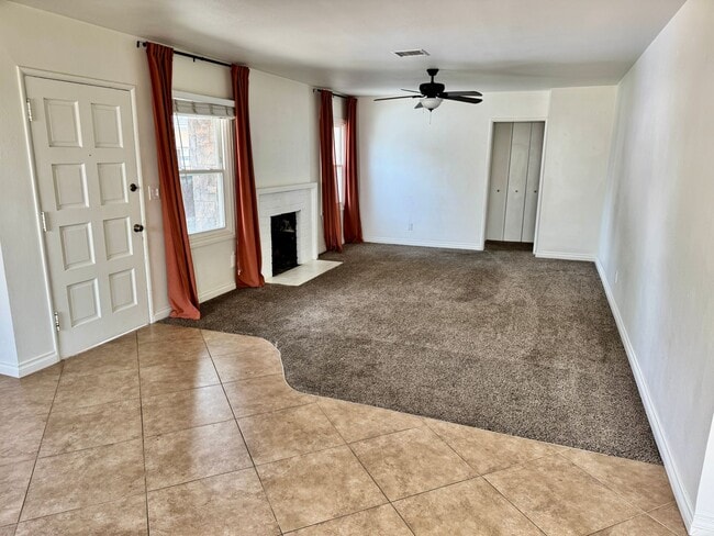 Building Photo - Phenomenal Single Story Near Downtown Orange!