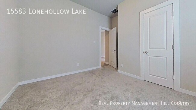 Foto del edificio - 15583 Lonehollow Lk