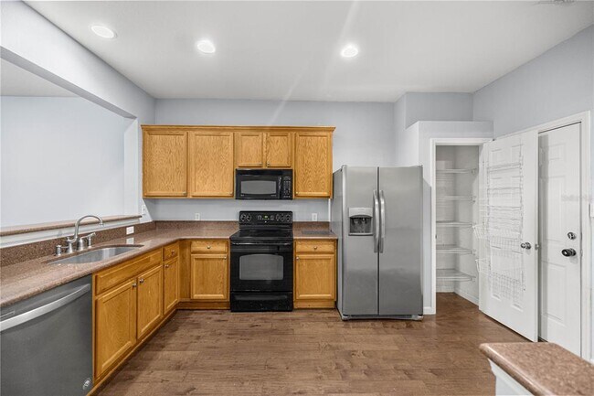 Building Photo - 4140 SW 51st Cir