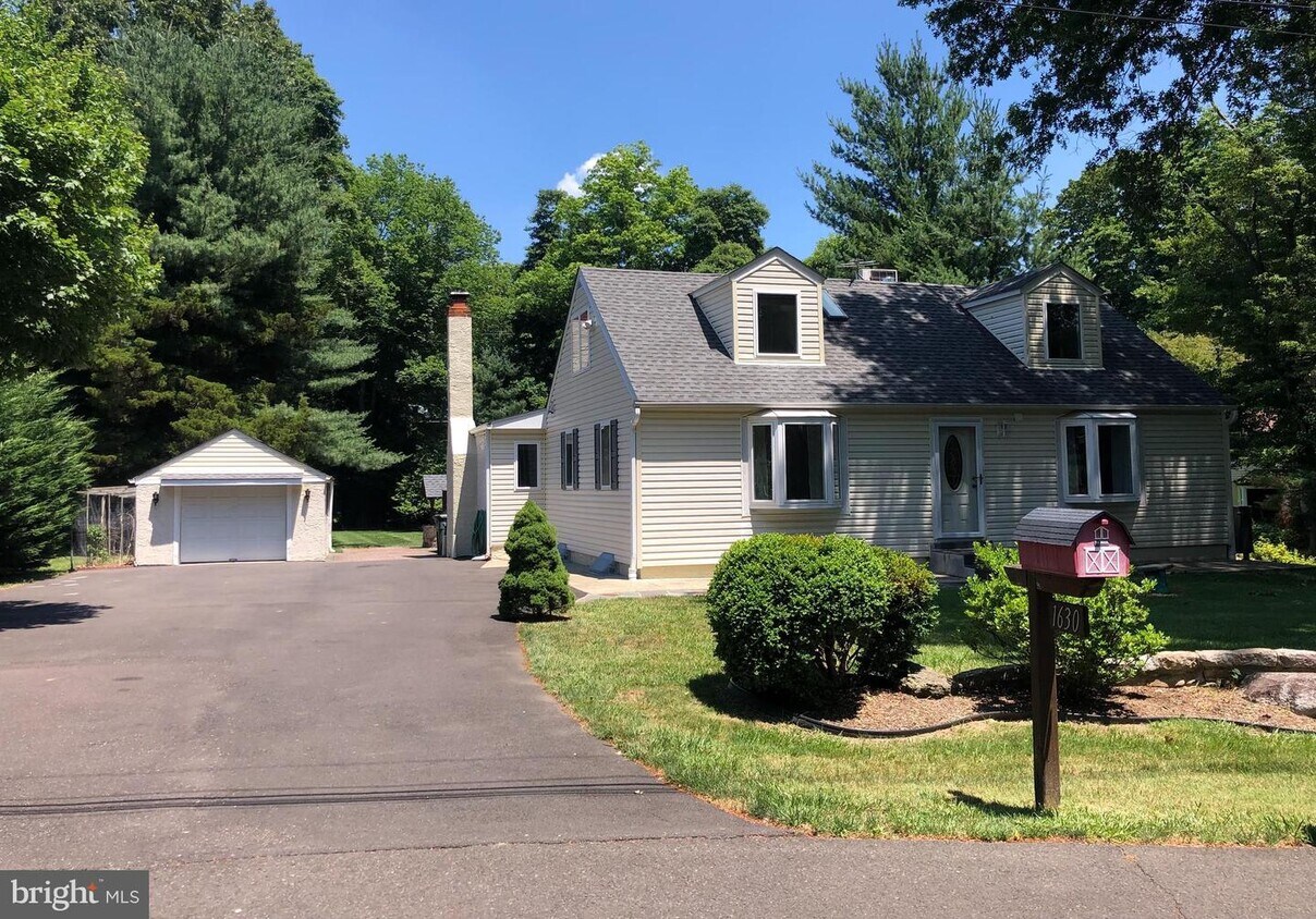 Foto principal - 1630 Bonnie Brae Dr