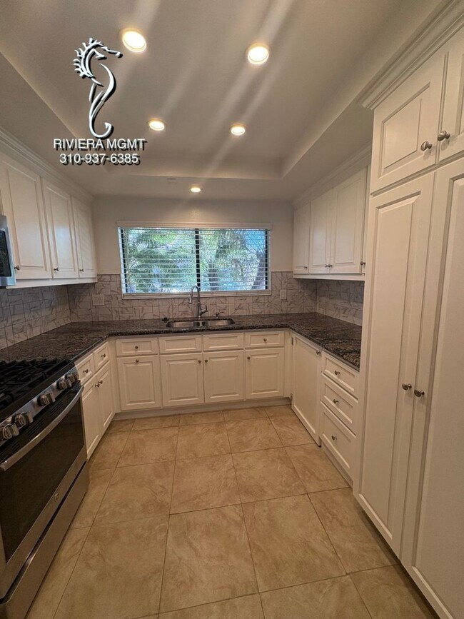 Foto del edificio - Redondo Beach 2 Story 3 Bed 2.5 Bath