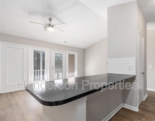 Foto del edificio - 6142 Meadow Rose Ln
