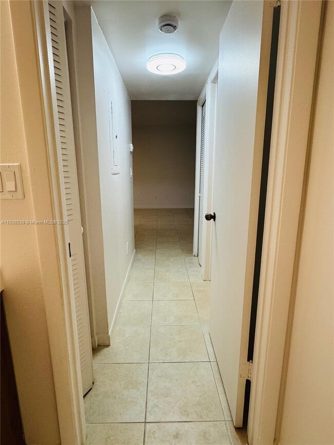 Foto del edificio - 3477 NW 44th St