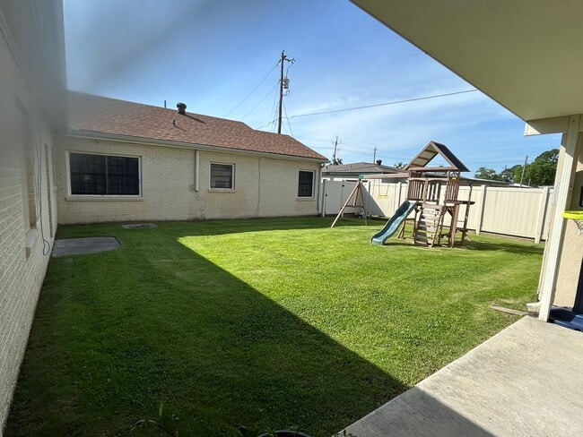 Building Photo - 2125 Highway 182 E