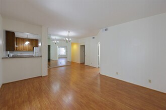 Building Photo - 2209 S Braeswood Blvd