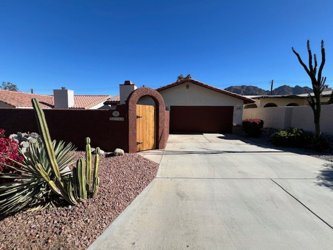 Primary Photo - Pool Home high in La Quinta Cove