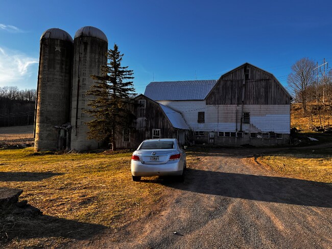 Foto del edificio - 2267 Grover Rd