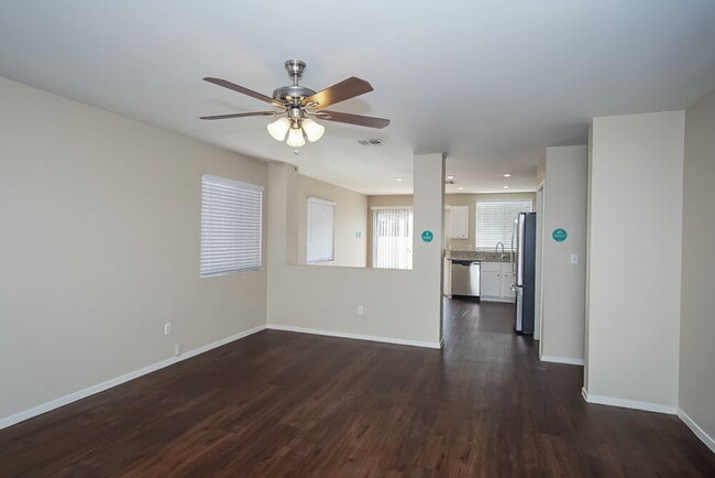 Foto del edificio - 832 Tollbrook Way