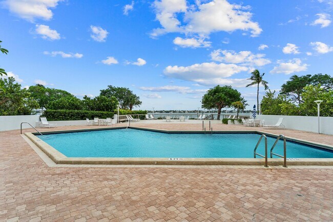 Foto del edificio - 5600 N Flagler Dr