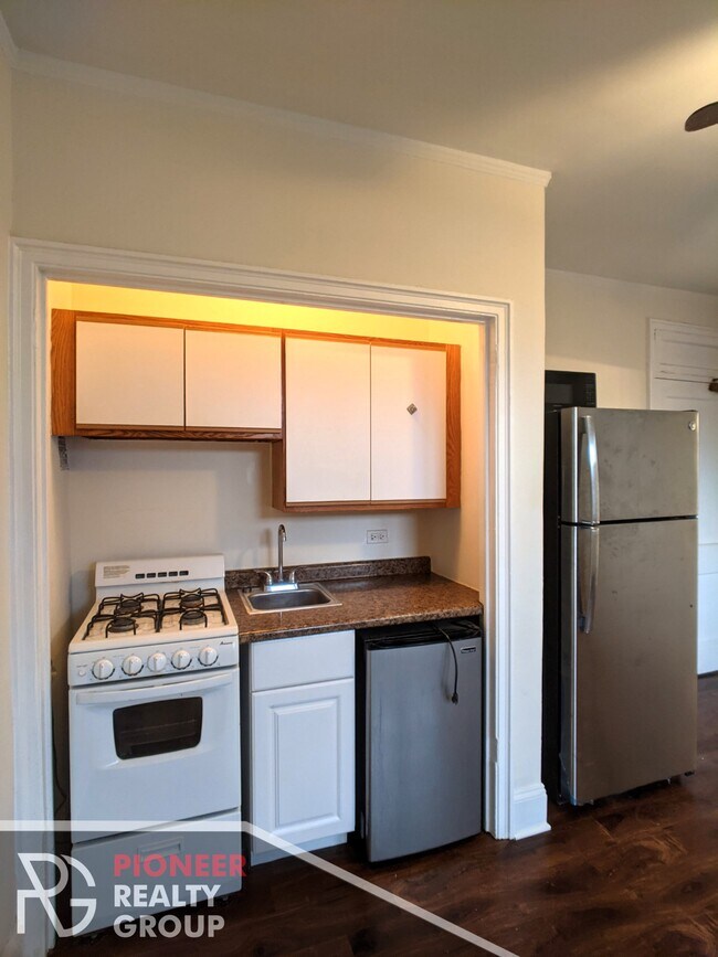 Foto del edificio - 2119 N Sedgwick St
