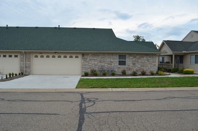 Building Photo - 1004 Altamonte Dr