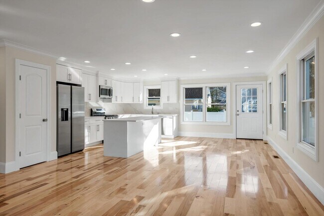 Building Photo - 68 Edgewood Rd