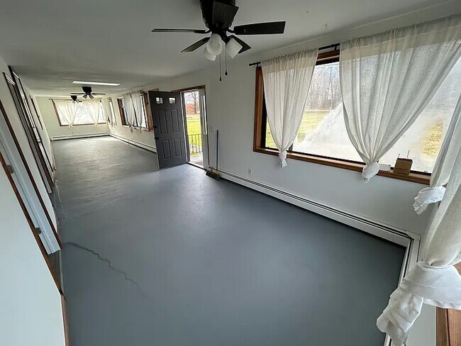 Building Photo - 150 Plattekill Ardonia Rd