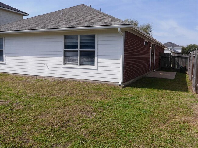 Building Photo - 16327 Bettong Ct