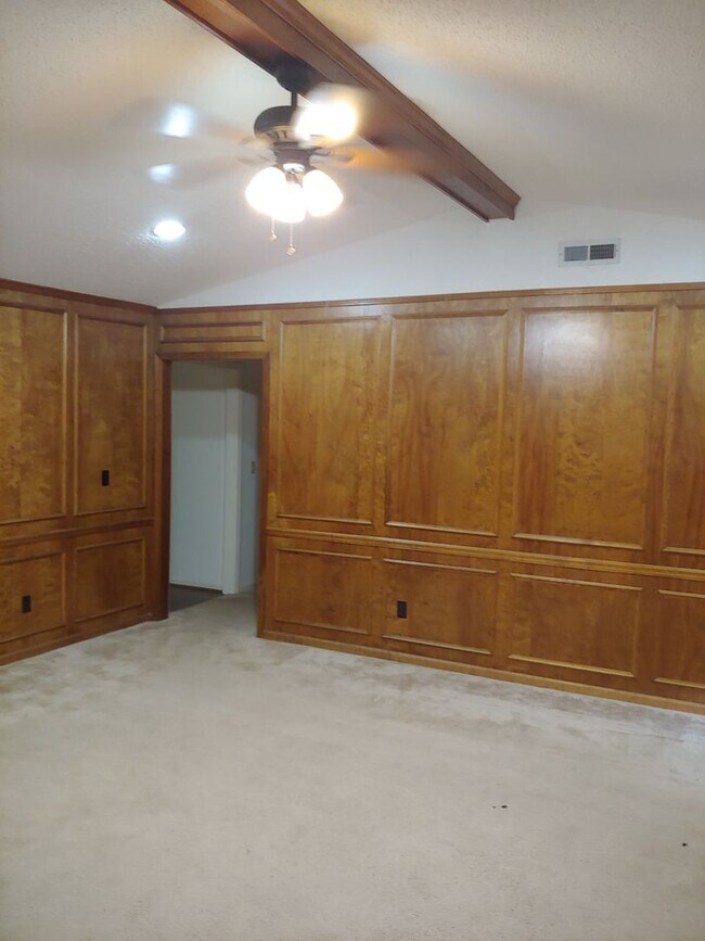 Building Photo - 4001 Hanover Ct
