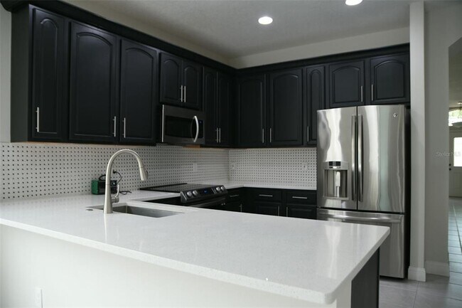 Building Photo - 4943 Solimartin Dr