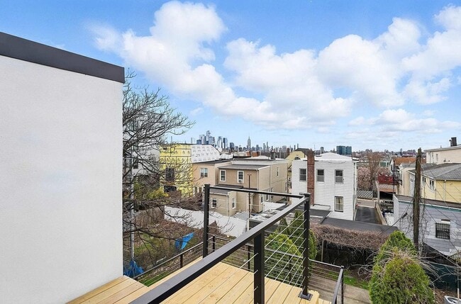 Building Photo - 608 Palisade Ave