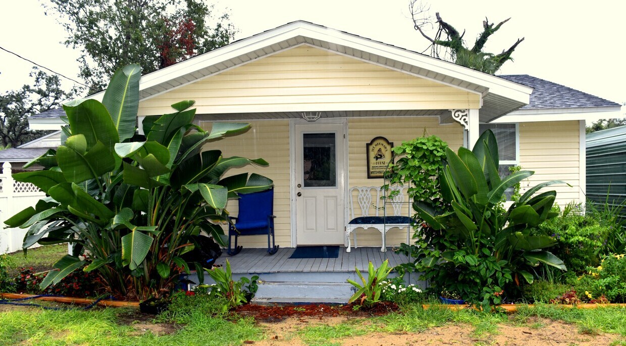 Front of House - 1114 Arthur Ave