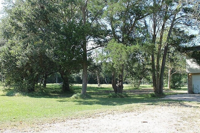 Building Photo - 1004 Farm to Market 646 Rd N