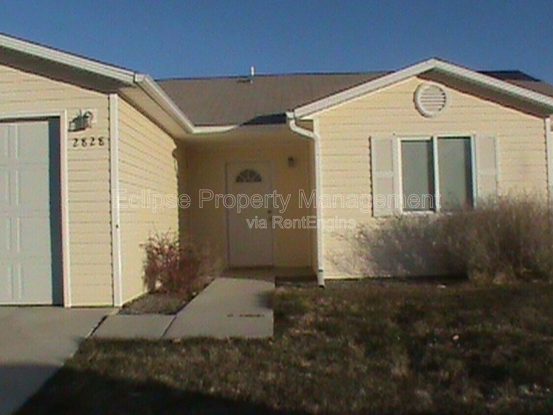 Foto del edificio - 2828 S Forest Ln