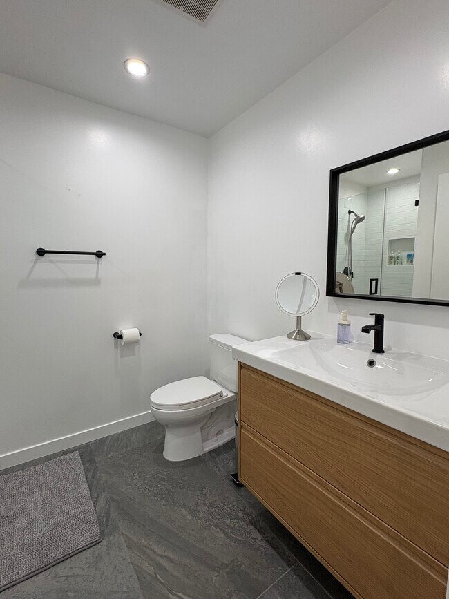 Foto del edificio - 5775 W 74th St