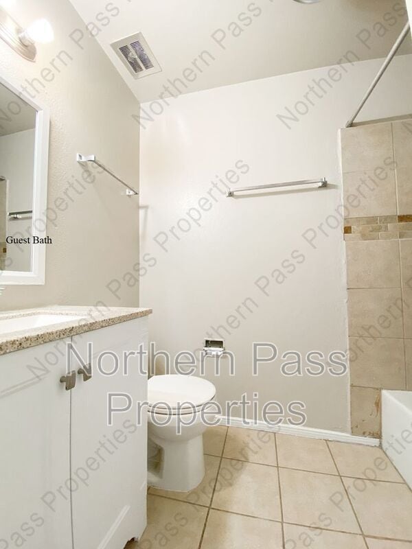 Building Photo - 6435 Pizarro St