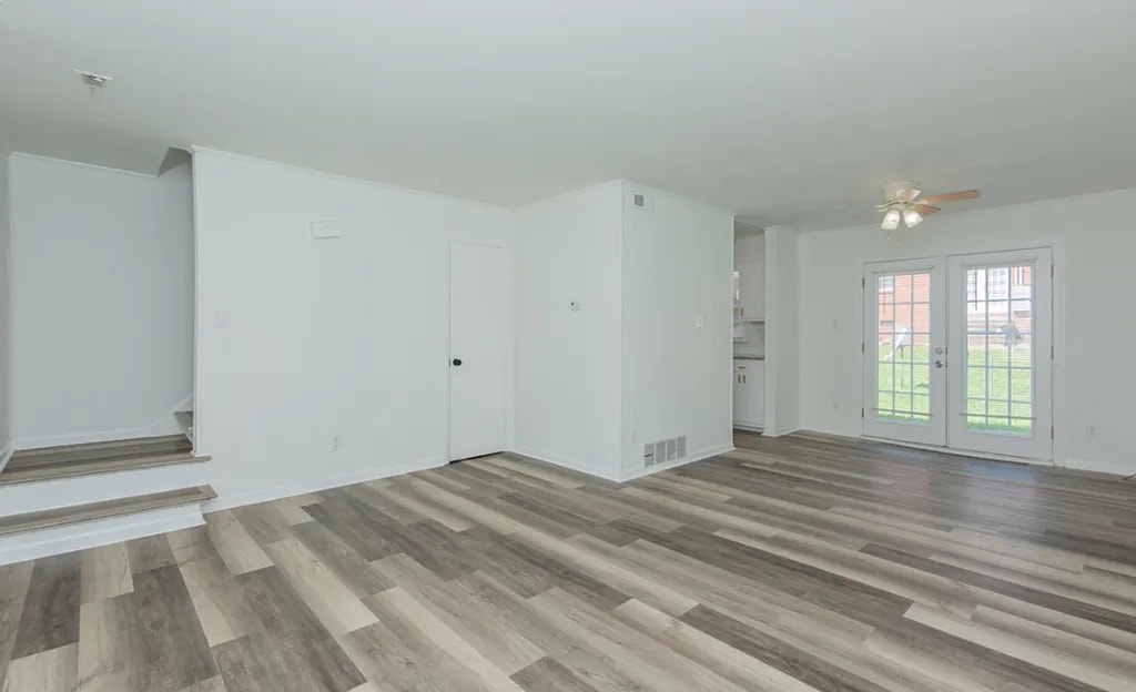 Primary Photo - Room in Townhome on Greenbriar Rd