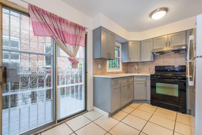 Foto del edificio - 553 Ocean Ave