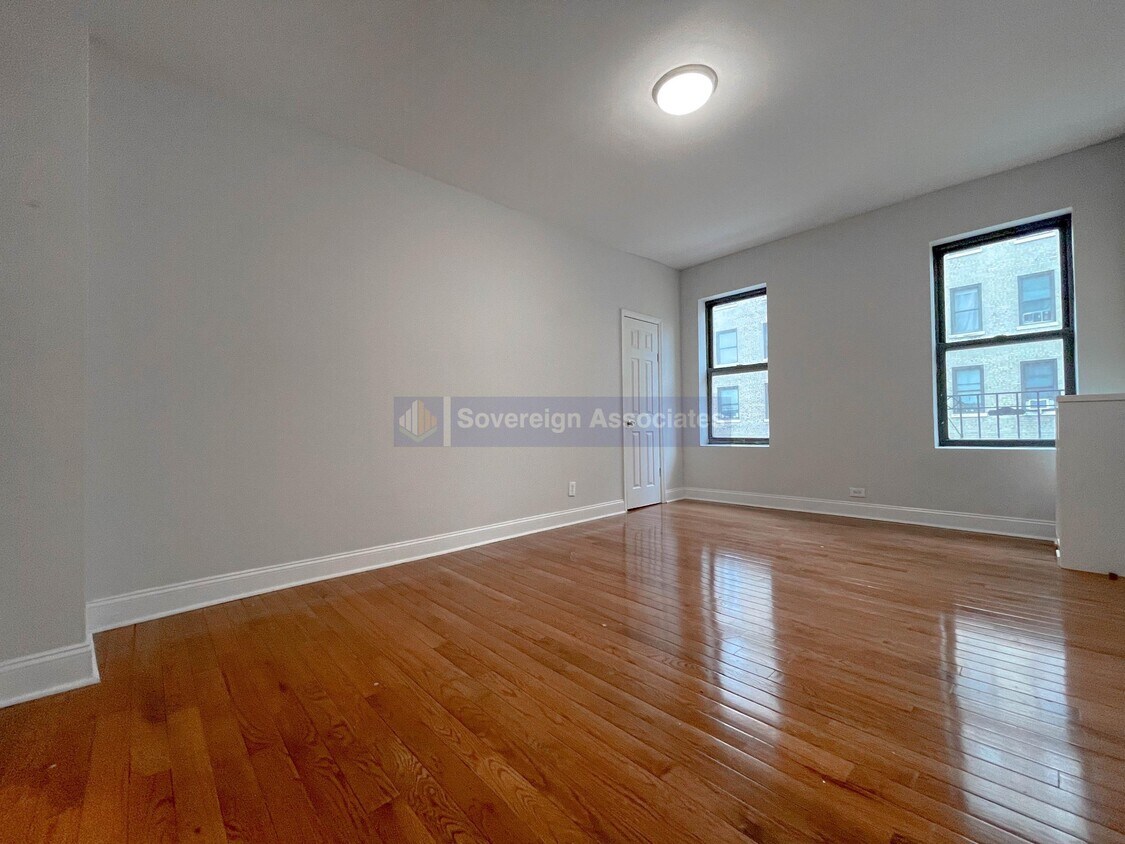 Primary Photo - 106 Fort Washington Avenue