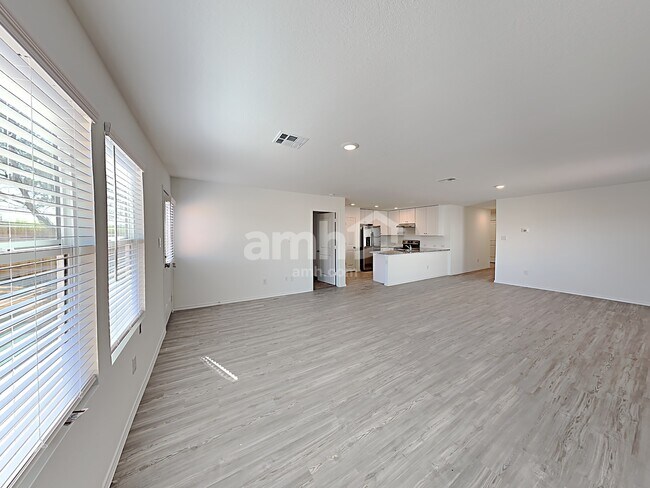 Foto del edificio - 5439 Elm Valley Dr